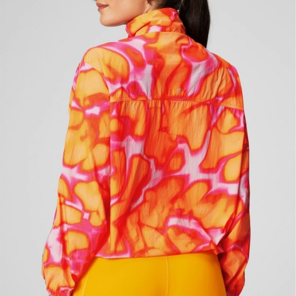 Fabletics Flyweight Windbreaker Sz M NWT - Picture 2 of 5